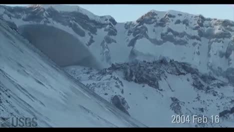 Zeitraffer-Video-Eines-Lavadoms,-Der-Sich-2004-Auf-Dem-Mt.-St.-Helens-Bildete