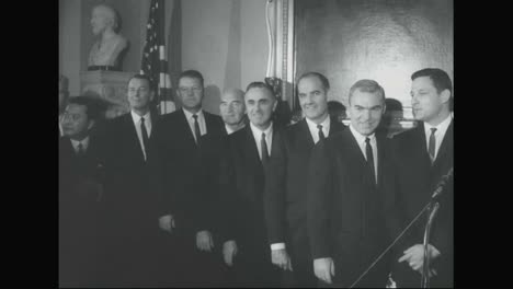 12-Neue-Senatoren,-Darunter-Ted-Kennedy,-Nehmen-An-Der-88.-Kongresssitzung-1963-Teil