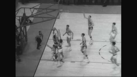 La-Universidad-De-Carolina-Del-Norte-Vence-A-Boston-College-En-Un-Juego-De-Baloncesto-En-1967