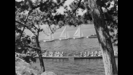 Women-Participate-In-Synchronized-Rowing-And-Swimming-In-1935