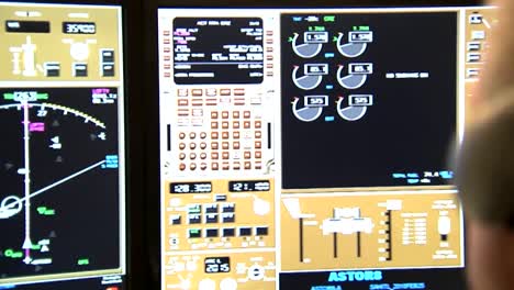 Científicos-De-La-Nasa-Investigan-En-Un-Laboratorio-Para-Monitorear-El-Estado-Del-Control-Del-Tráfico-Aéreo-De-Aviones-Individuales-4