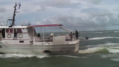 Guatemalan-Navy-And-Sailors-Are-Taught-How-To-Use-Small-Boats-To-Pursue-Drug-Smugglers-2