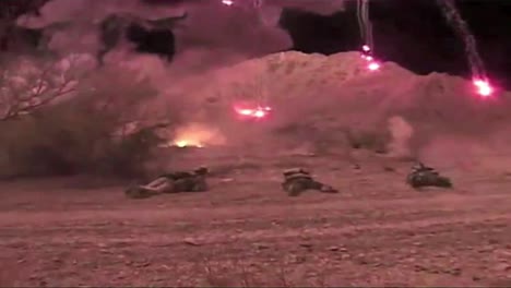 Imágenes-Infrarrojas-Y-Nocturnas-Del-Tren-De-Los-Navy-Seals-En-Ejercicios-De-Combate-De-Fuego-Real-Con-Granadas