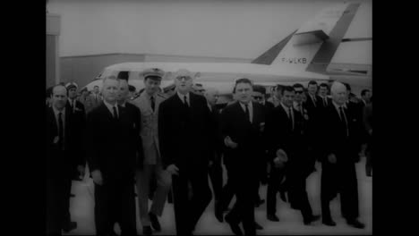 Präsident-De-Gaulle-Nimmt-1963-An-Einer-Französischen-Flugschau-Teil