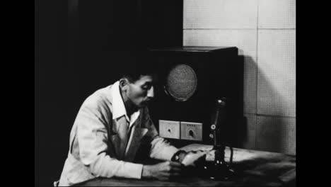 Una-Transmisión-De-Radio-Japonesa-Con-Iva-Toguri-En-1945