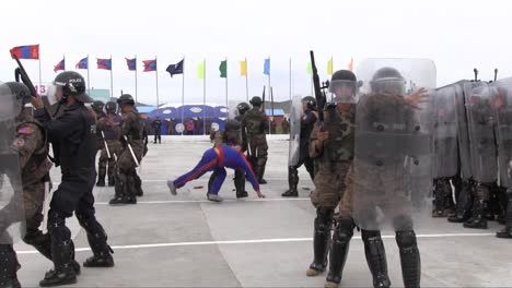 Las-Tropas-Chinas-Practican-La-Represión-De-Las-Protestas-Y-La-Disidencia-2