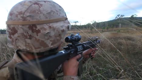 Las-Fuerzas-De-Defensa-Australianas-Se-Involucran-Con-Las-Fuerzas-Estadounidenses-En-Maniobras-De-Combate-Tácticas-Simuladas