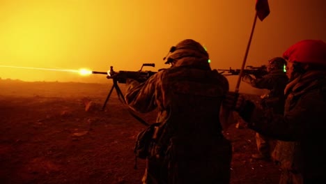 Los-Marines-Estadounidenses-Disparan-Artillería-En-Un-Ejercicio-Masivo-De-Fuego-Vivo