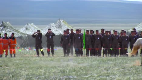 Los-Jinetes-Mongoles-Montan-En-Un-Evento-Ceremonial-1