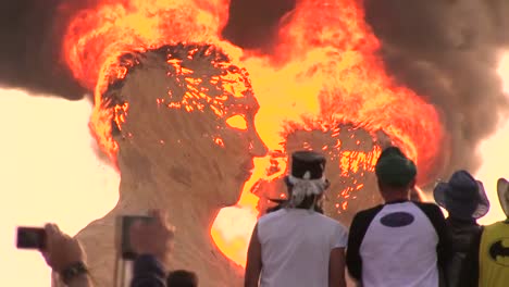 Escenas-Del-Festival-Del-Hombre-Ardiente-De-2014-En-El-Desierto-De-Black-Rock-De-Nevada-7