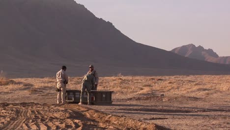 US-Truppen-Zerstören-Ungenutzte-Munition-Außerhalb-Von-Bagram,-Bevor-Sie-Afghanistan-Verlassen