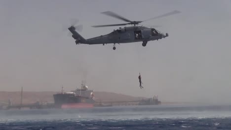 Us-Soldiers-Practice-Rope-Ladder-And-Hoist-Search-And-Rescue-Operations-Over-The-Ocean-1