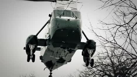 The-Presidents-Marine-One-Helicopter-Comes-In-For-A-Landing-1