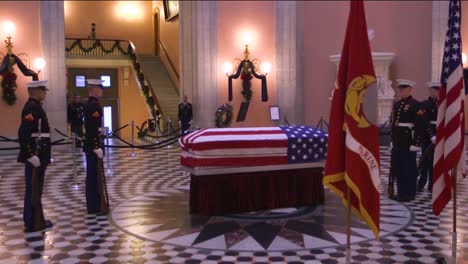 Astronaut-John-Glenn-Formal-State-Funeral-With-Military-Guard-5