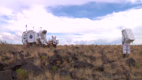 Nasa-Engineers-Test-New-Rovers-And-Lunar-Vehicles-In-The-American-Arizona-Desert-2