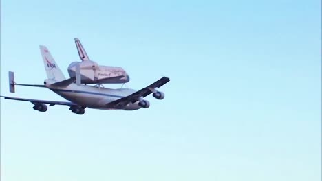 Die-Space-Shuttle-Discovery-Huckepack-Auf-Dem-Rücken-Einer-747