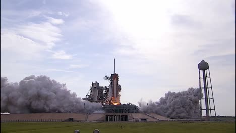 El-Esfuerzo-Del-Transbordador-Espacial-Despega-De-Cabo-Cañaveral-Florida