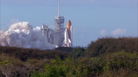 El-Transbordador-Espacial-Despega-De-Cabo-Cañaveral-Florida