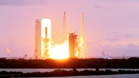 The-Launch-Of-The-Nasa-Orion-Spacecraft-4