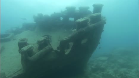 Taucher-Der-US-amerikanischen-Noaa-Organisation-Erforschen-Im-Pazifik-Versunkene-Schiffswracks-Und-Andere-Wrackteile-Aus-Dem-Zweiten-Weltkrieg-1