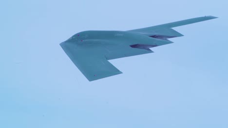 Vista-Aérea-Footage-Of-A-Us-B2-Stealth-Bomber-From-The-509Th-Bomb-Wing-At-Whiteman-Air-Force-Base-Missouri-In-Flight-2