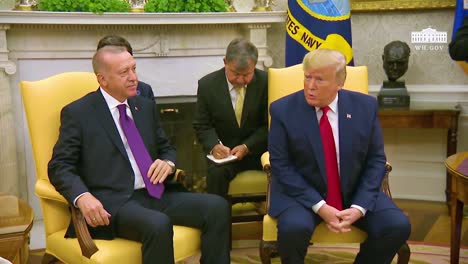 El-Presidente-Estadounidense,-Donald-Trump,-Y-El-Presidente-Turco,-Recep-Tayyip-Erdo_an-De-Turquía,-Asisten-A-Una-Conferencia-De-Prensa-Conjunta-Después-De-Una-Visita-De-Estado-A-La-Casa-Blanca.