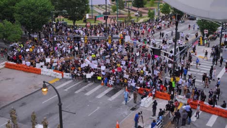 Während-Der-Proteste-Von-George-Floyd-Black-Lives-Matter-Brechen-In-Atlanta-Massive-Proteste-Gegen-Bürgerunruhen-Aus