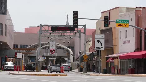 Aufnahme-Des-Grenzübergangs-Hafen-Von-Nogales-Deconcini-Mit-Mexiko