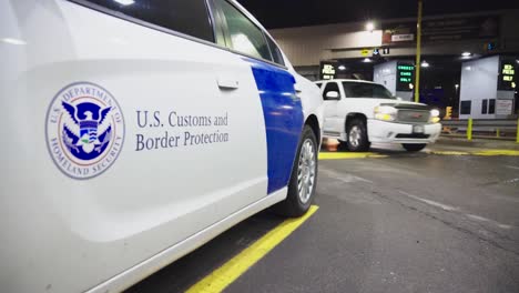 Establishing-Shots-Of-the-Port-Of-Nogales-Deconcini-Border-Crossing-With-Mexico-1