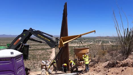 Bauzeitraffer-Der-Grenzsicherung-Anti-Einwanderungsmauer-Tucson-Sektor-Der-Grenzbarriere-In-Arizona