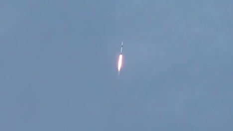 Nasa-Y-Espacio-X-Demo-2-Lanzan-Estadounidenses-Al-Espacio-Desde-La-Estación-De-La-Fuerza-Aérea-De-Cabo-Cañaveral-Florida-1