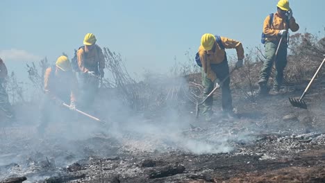 Los-Guardias-Nacionales-De-Oregón-En-Cámara-Lenta-Completan-La-Capacitación-De-Bomberos-Forestales-Para-Obtener-Su-Tarjeta-Roja-Salem-Oregon-1