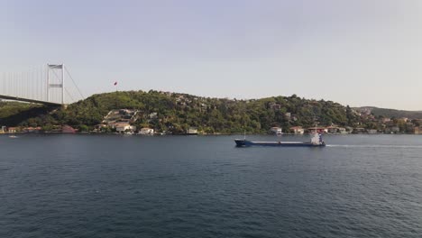 Transporte-Marítimo-Barco-Drone-Vista