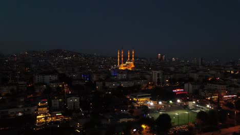 Luftbild-Moschee-Bei-Nacht