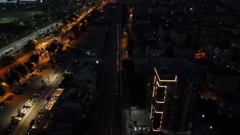 Drone-Aéreo-Fotografía-Aérea-Noche-Tráfico-De-La-Ciudad