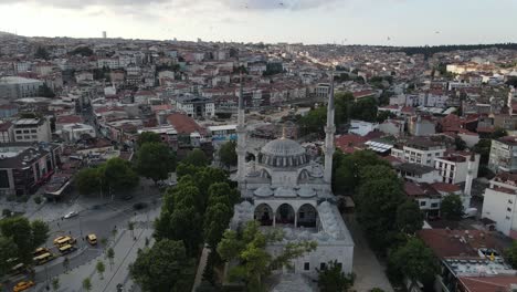 Islamische-Yeni-Valide-Moschee-Uskudar-Von-Istanbul