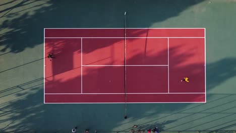 Tennis-Luft-Spielen-Playing