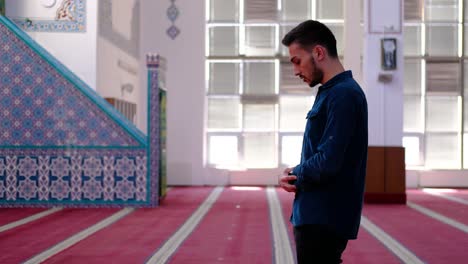 Muslim-Praying-In-Masjid-Or-Mosque