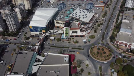 Drone-View-Shopping-Mall-En-La-Ciudad