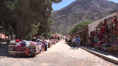 Actividad-De-Purmamarca-Argentina-En-Plaza