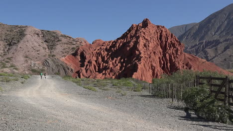 Argentina-people-on-desert-road-pan