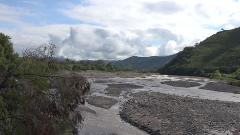 Argentina-Vista-Del-Arroyo-Trenzado-Acerca