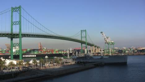 Los-Angelos-California-Portacontenedores-En-El-Puerto