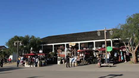 California-San-Diego-Old-Town-Store-Con-Gente