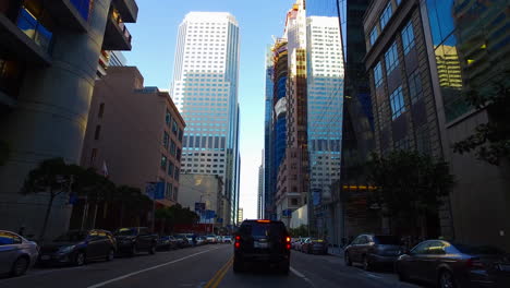 San-Francisco-California-traffic-and-downtown-buildings