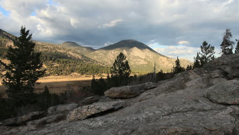 Colorado-Rocky-Mountain-National-Park-landscape