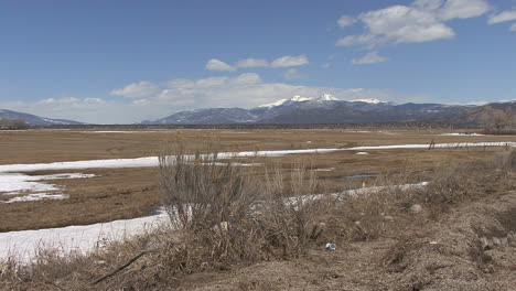 Colorado-Sawatch-Range-and-broad-valley