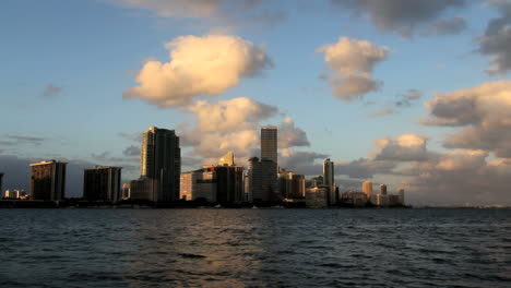 Timelapse-Del-Horizonte-De-Miami-Florida-En-La-Noche