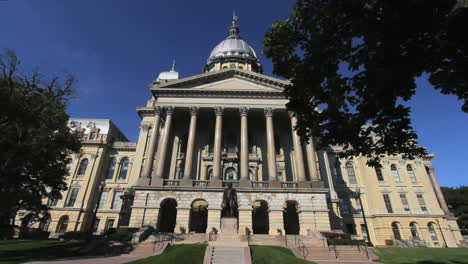 Illinois-statehouse-facade-Springfield
