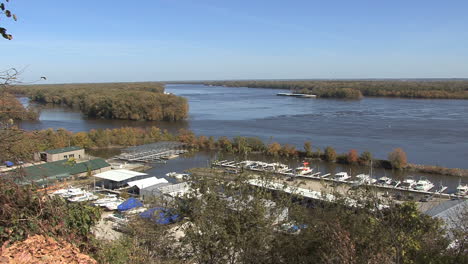 Iowa-Burlington-Mississippi-river-view
